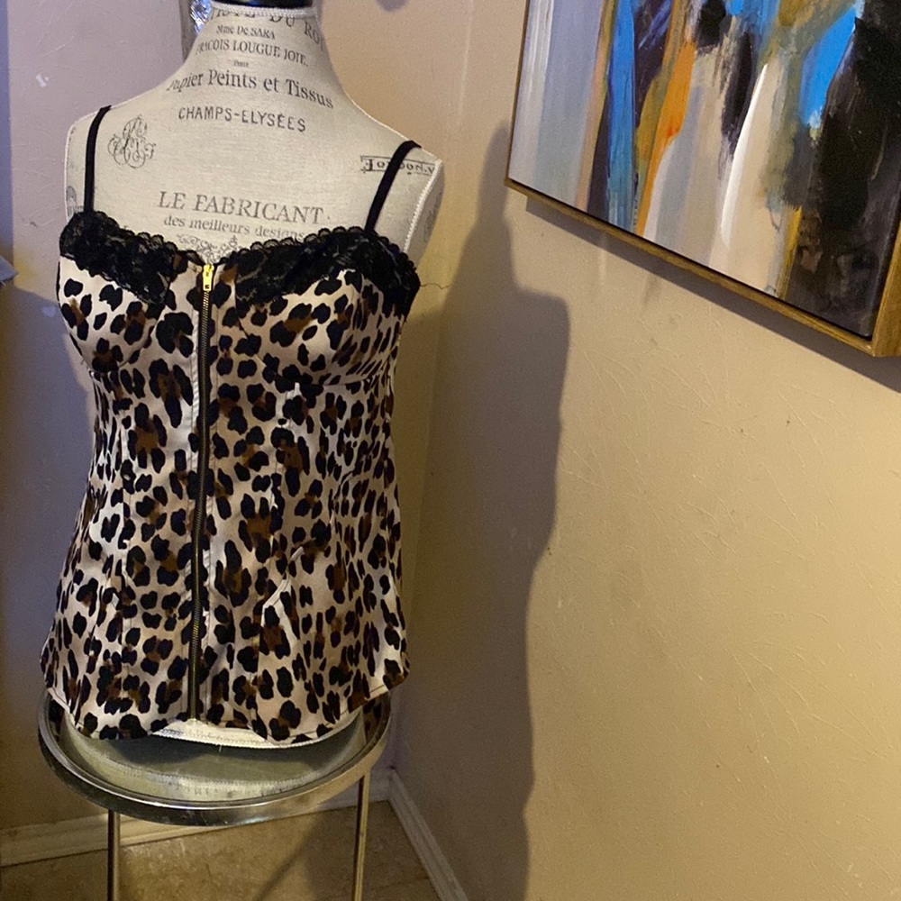 Leopard tank